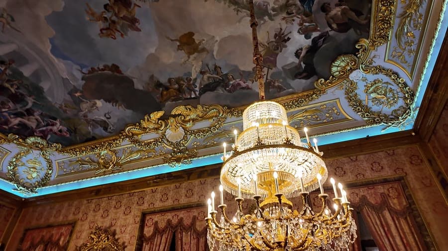 Gilded Halls & Frescoes